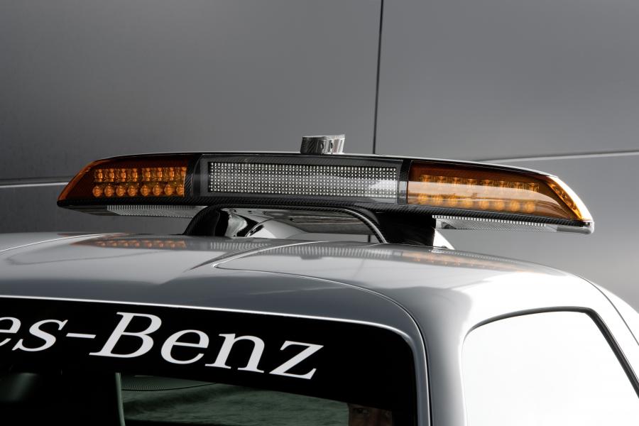  Mercedes-Benz SLS AMG F1 Safety Car 2010 года  (фото 18 из 46)